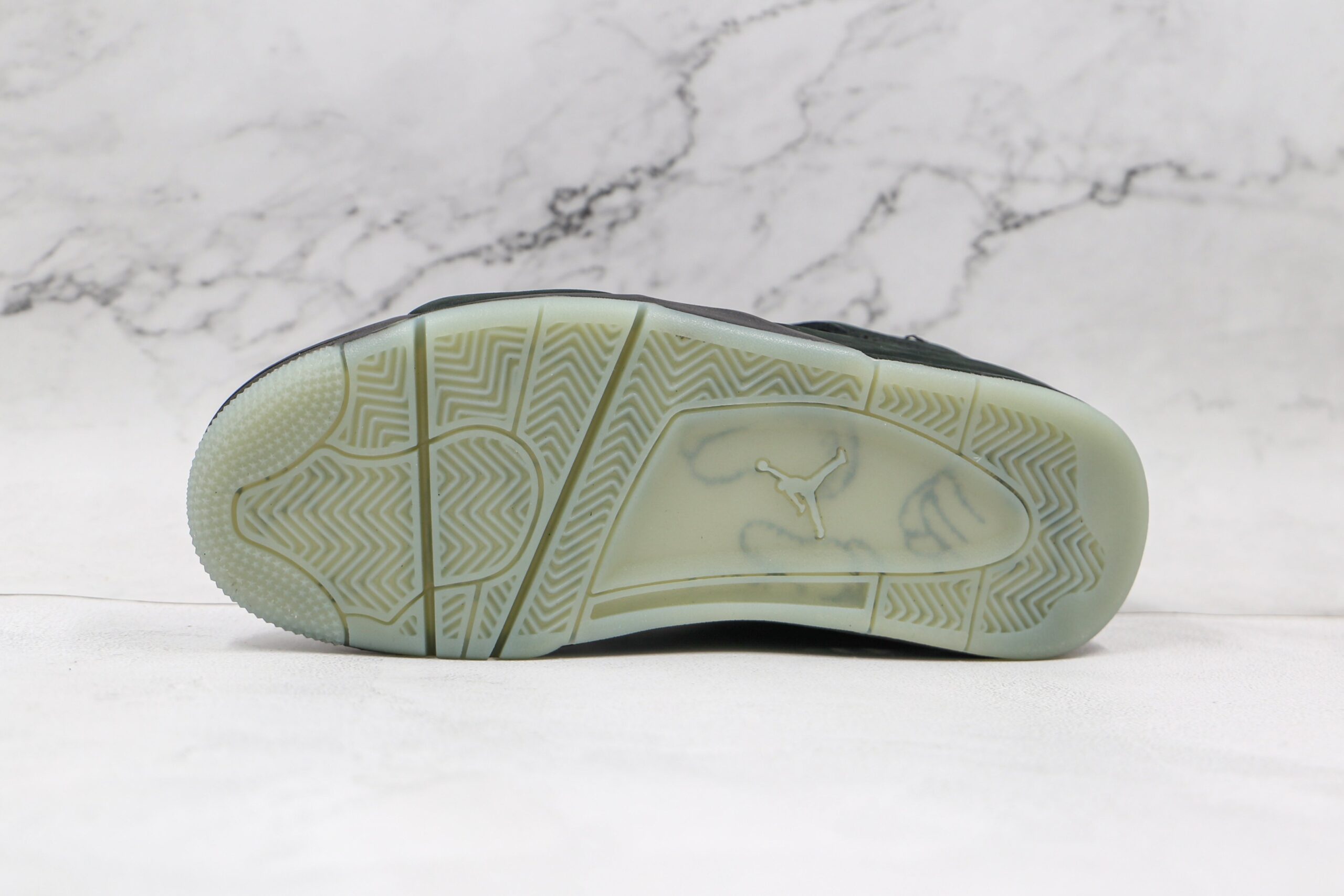 Jordan 4 Retro Kaws Black - Imagem 10