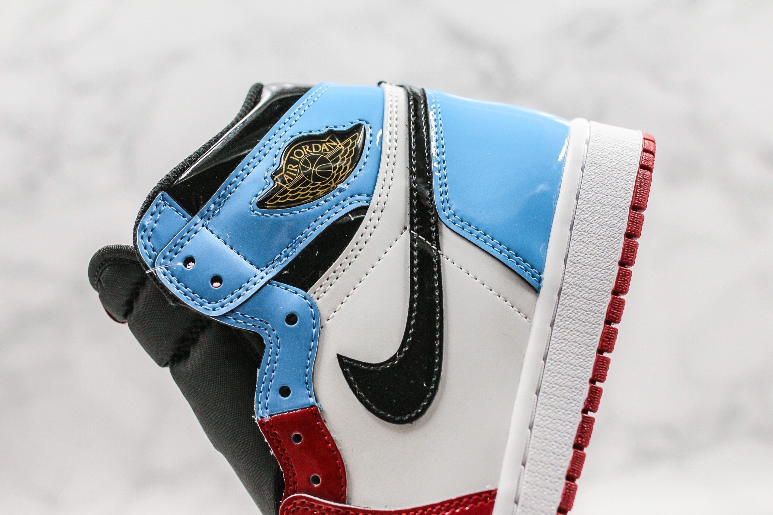 Jordan 1 Retro High Fearless UNC Chicago - Imagem 3