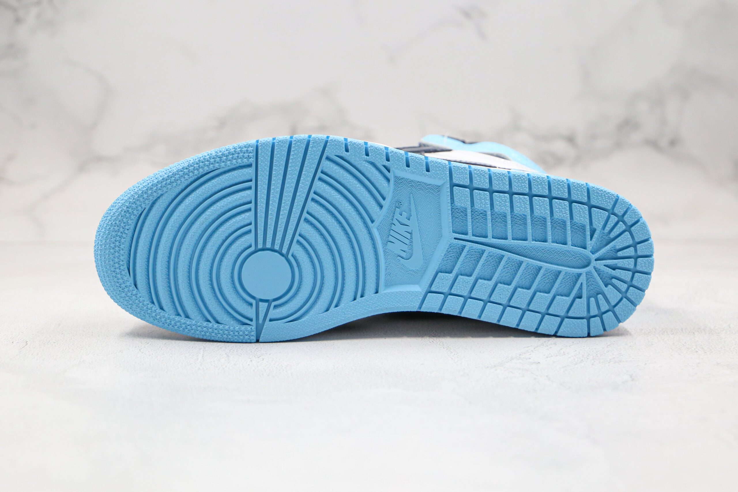 Jordan 1 Retro High UNC Patent - Imagem 9