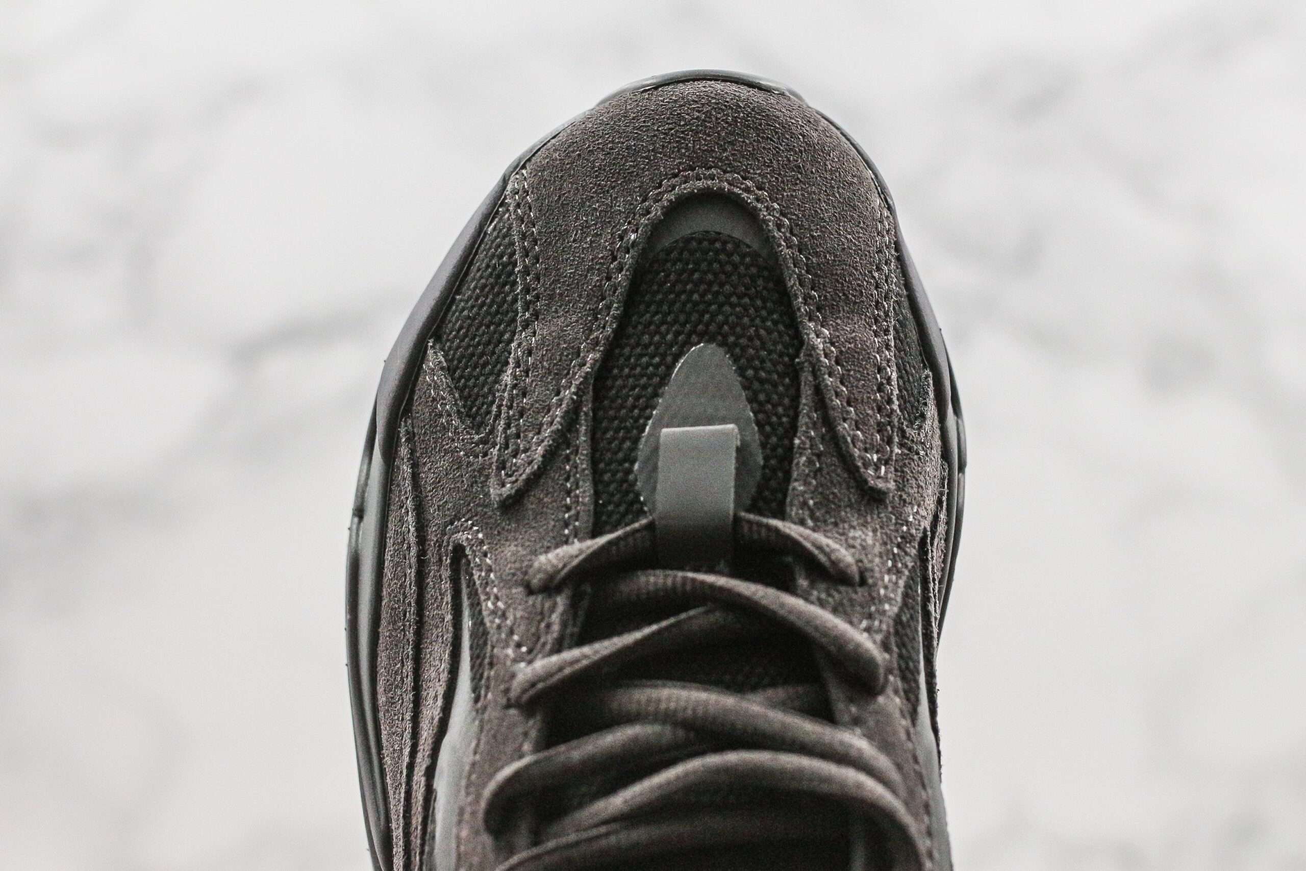 Adidas Yeezy Boost 700 Vanta - Imagem 3