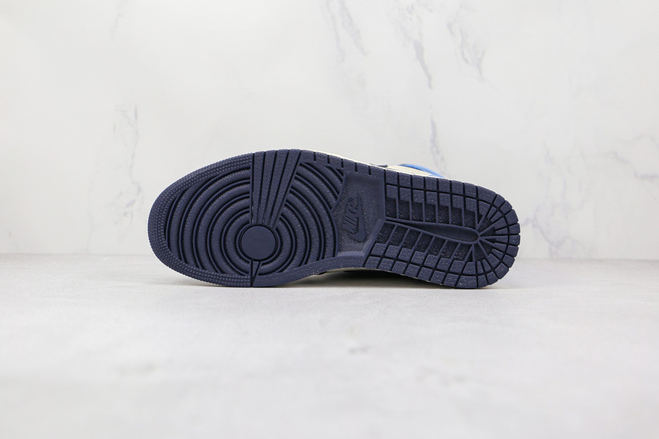 Jordan 1 Retro High Obsidian UNC - Imagem 8