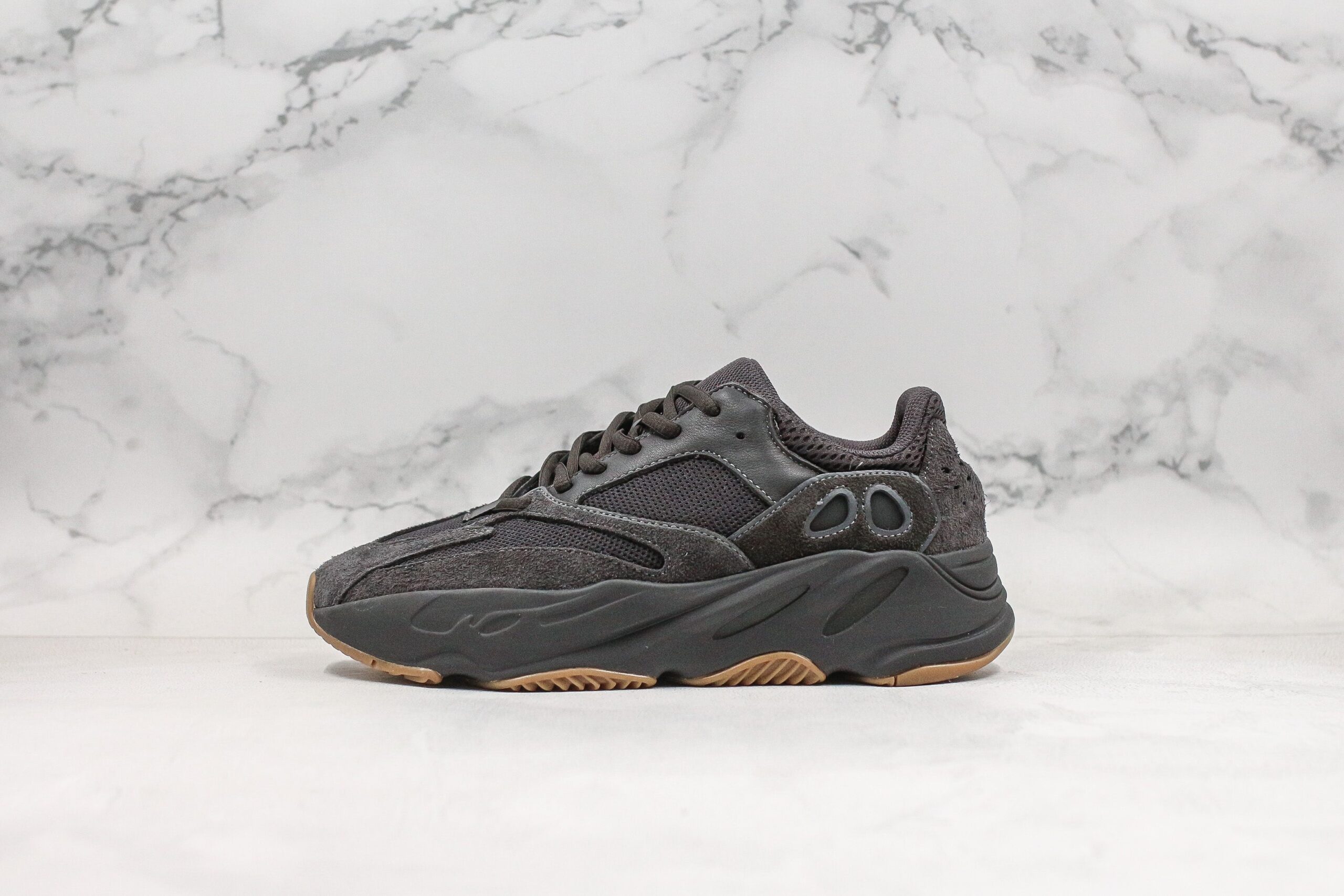 Adidas Yeezy Boost 700 Utility black - Imagem 2