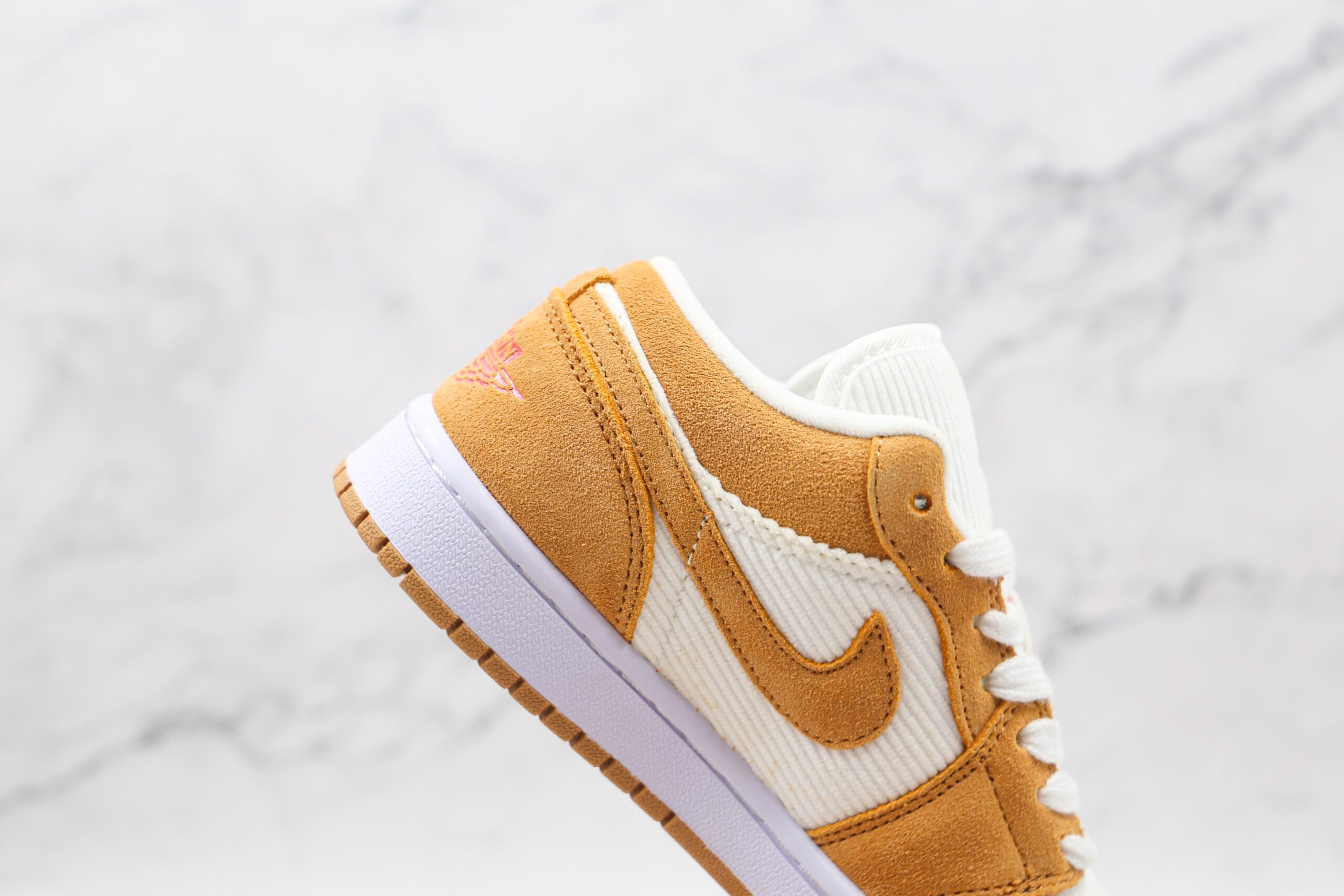 Jordan 1 Low SE Twine Orange Quartz Corduroy - Imagem 6