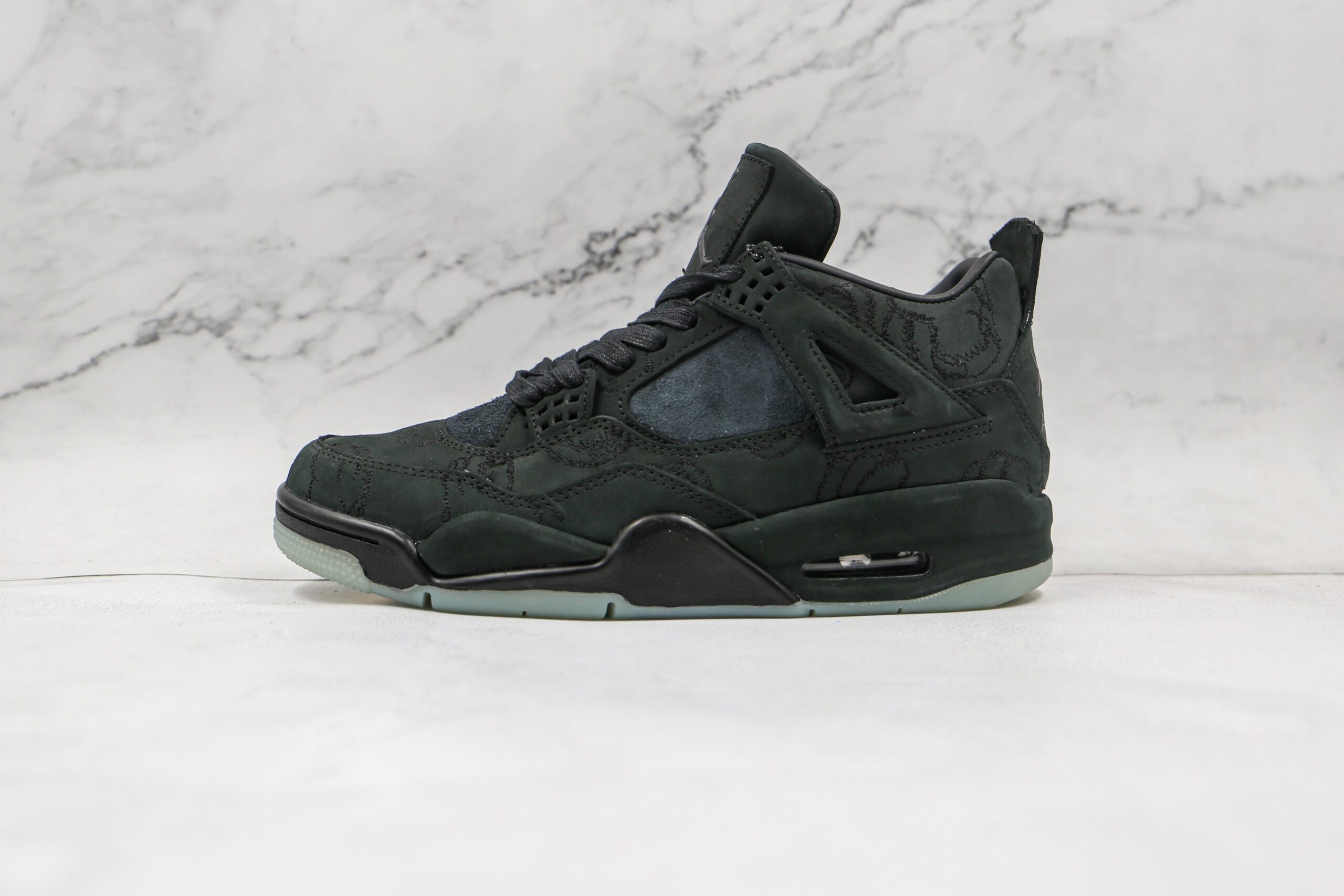 Jordan 4 Retro Kaws Black - Imagem 2