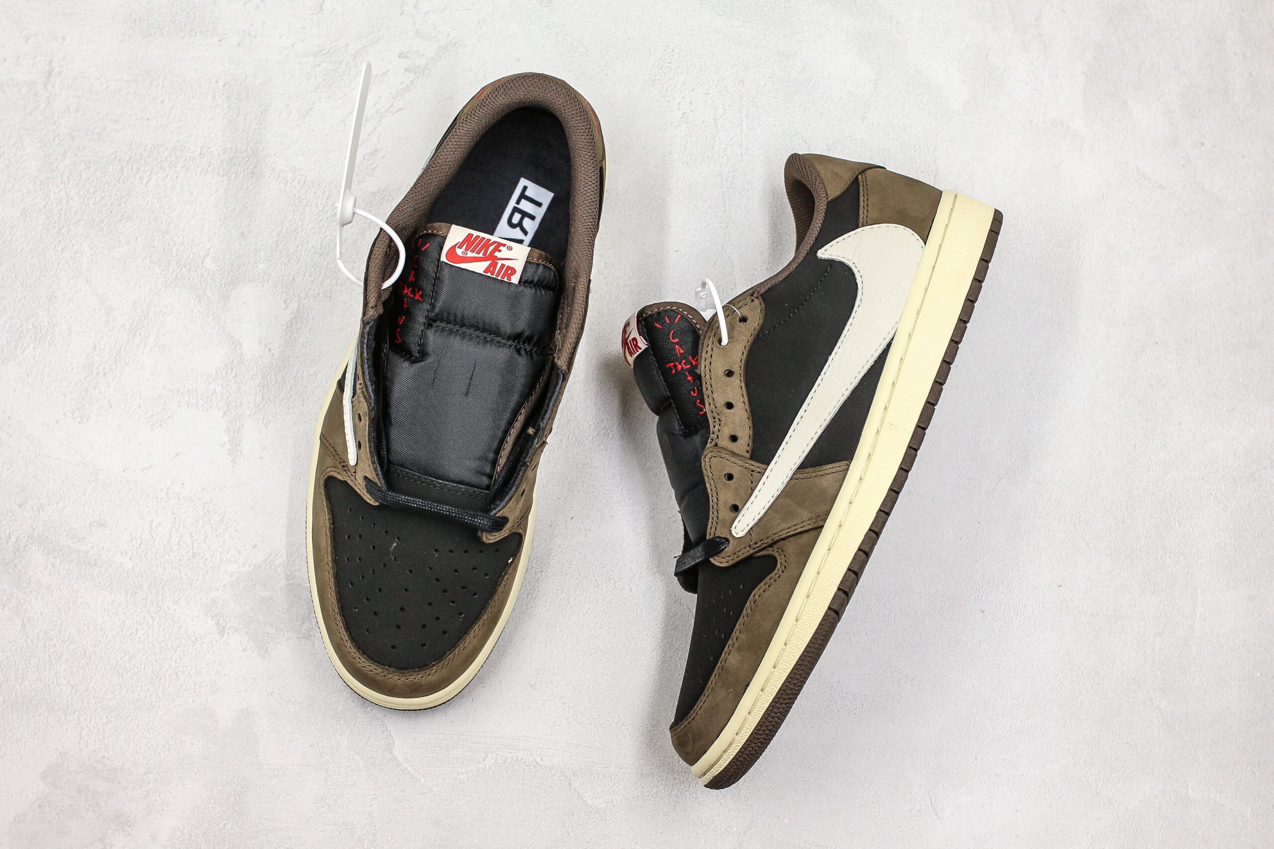 Jordan 1 Retro Low OG SP Travis Scott - Imagem 4