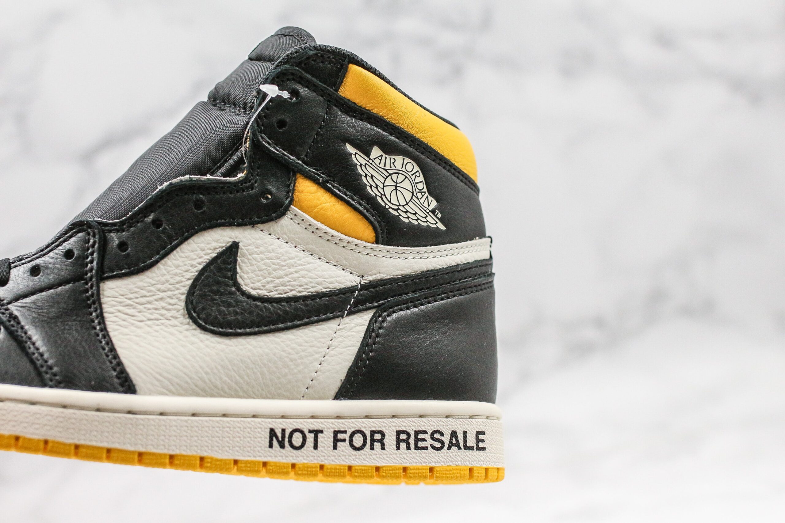 Jordan 1 Retro High "Not for Resale" Varsity Maize - Imagem 3
