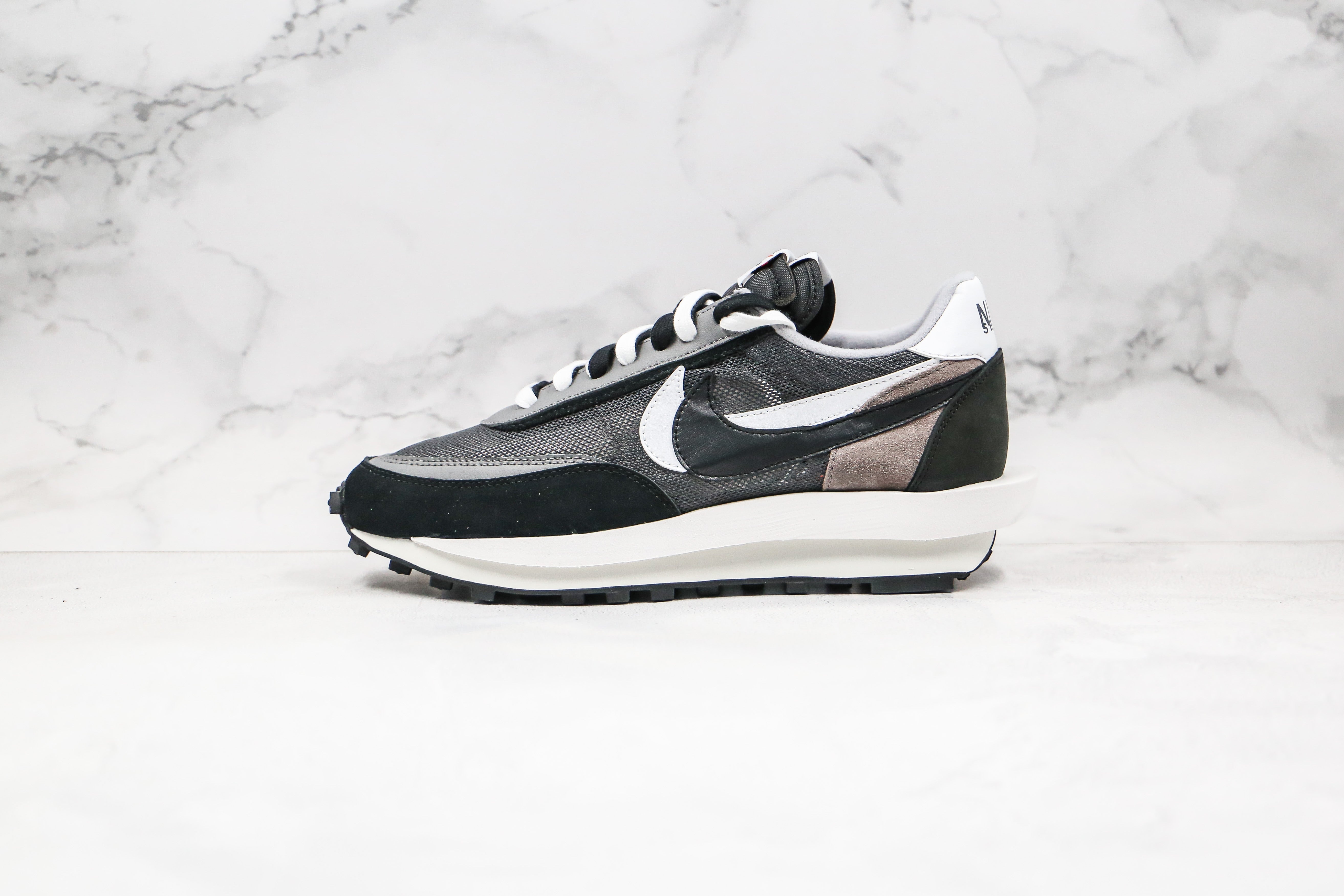 Nike Waffle Sacai Black - Imagem 2