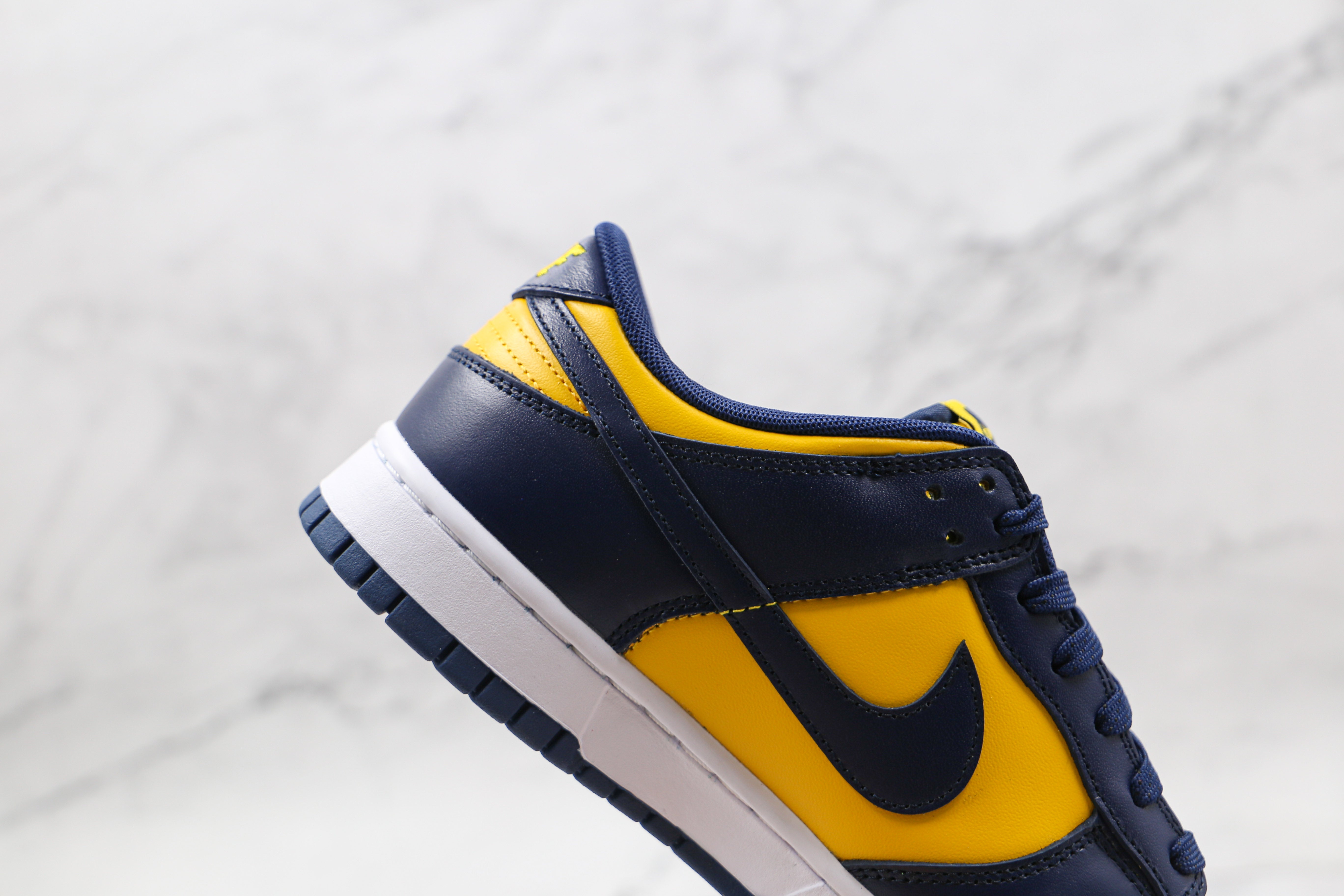 Nike Dunk Low Michigan - Imagem 4