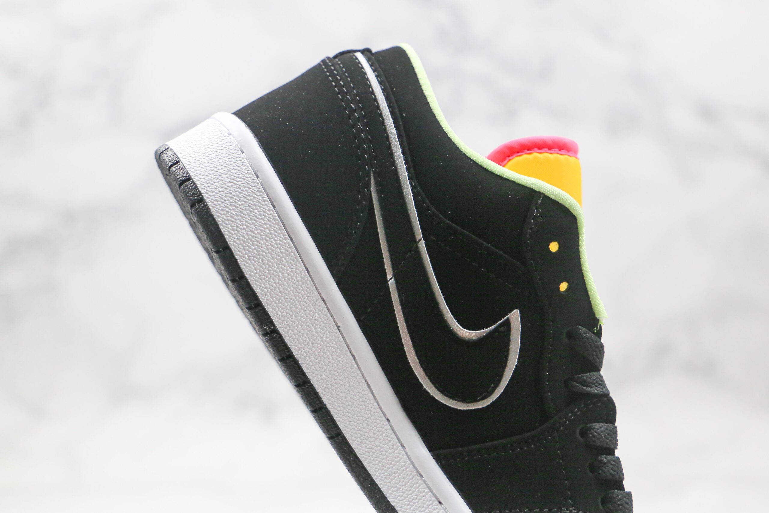 Jordan 1 Low Black Aurora Green Laser Orange - Imagem 3