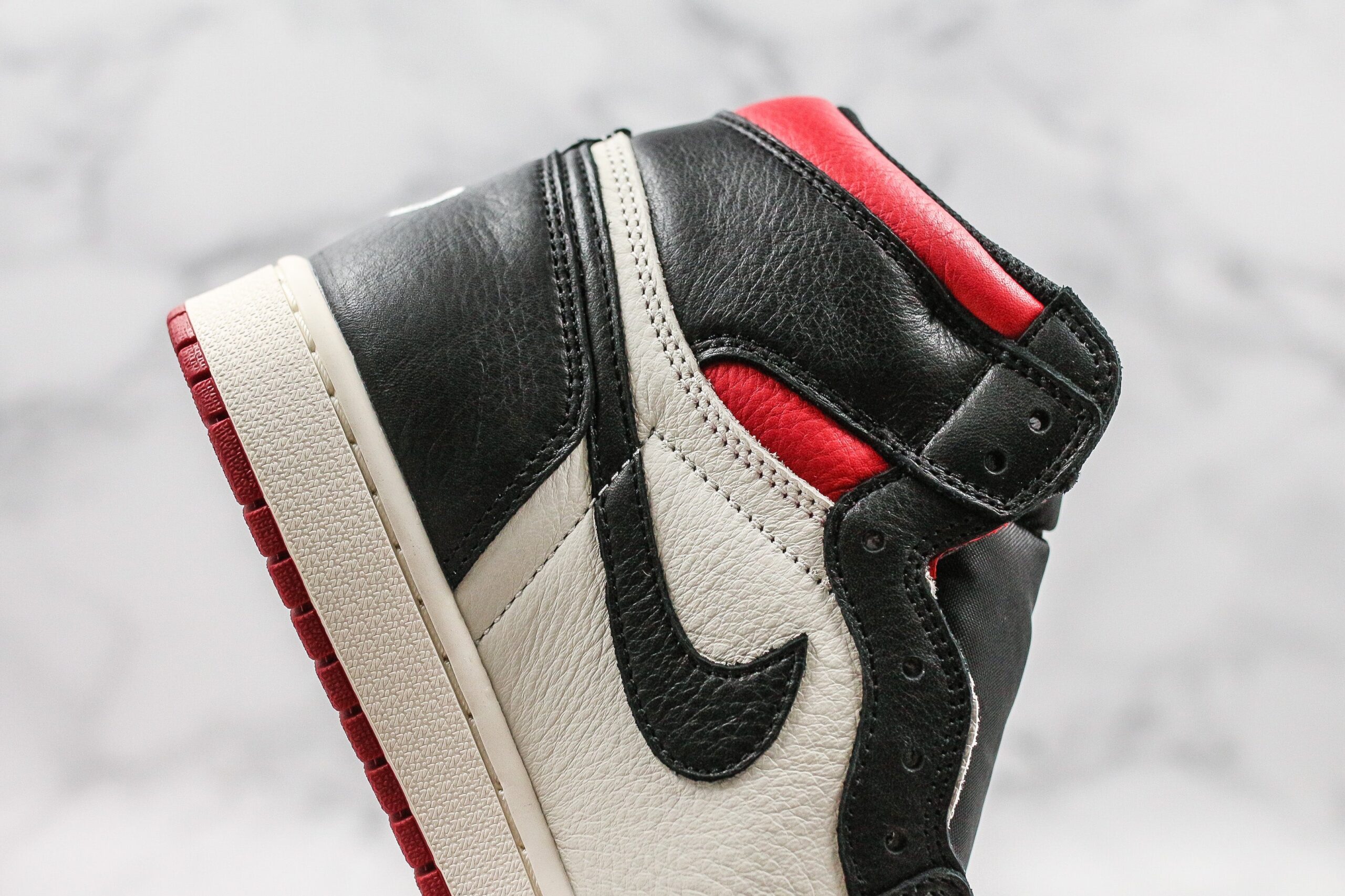 Jordan 1 Retro High "Not for Resale" Varsity Red - Imagem 7