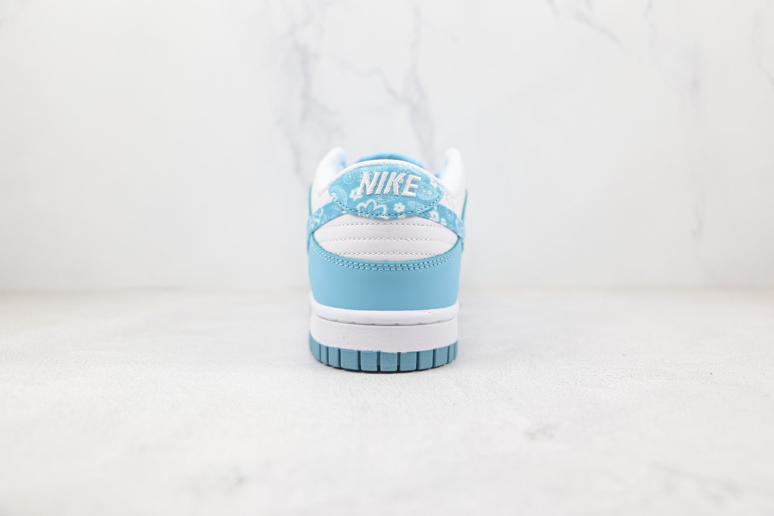 Nike Dunk Low Essential Paisley Pack Worn - Imagem 4