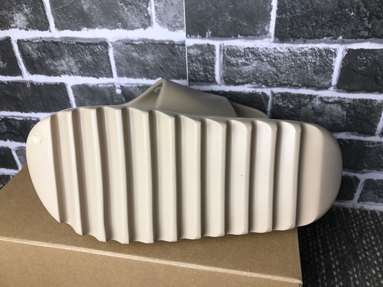 Adidas Yeezy Slide Pure - Imagem 5