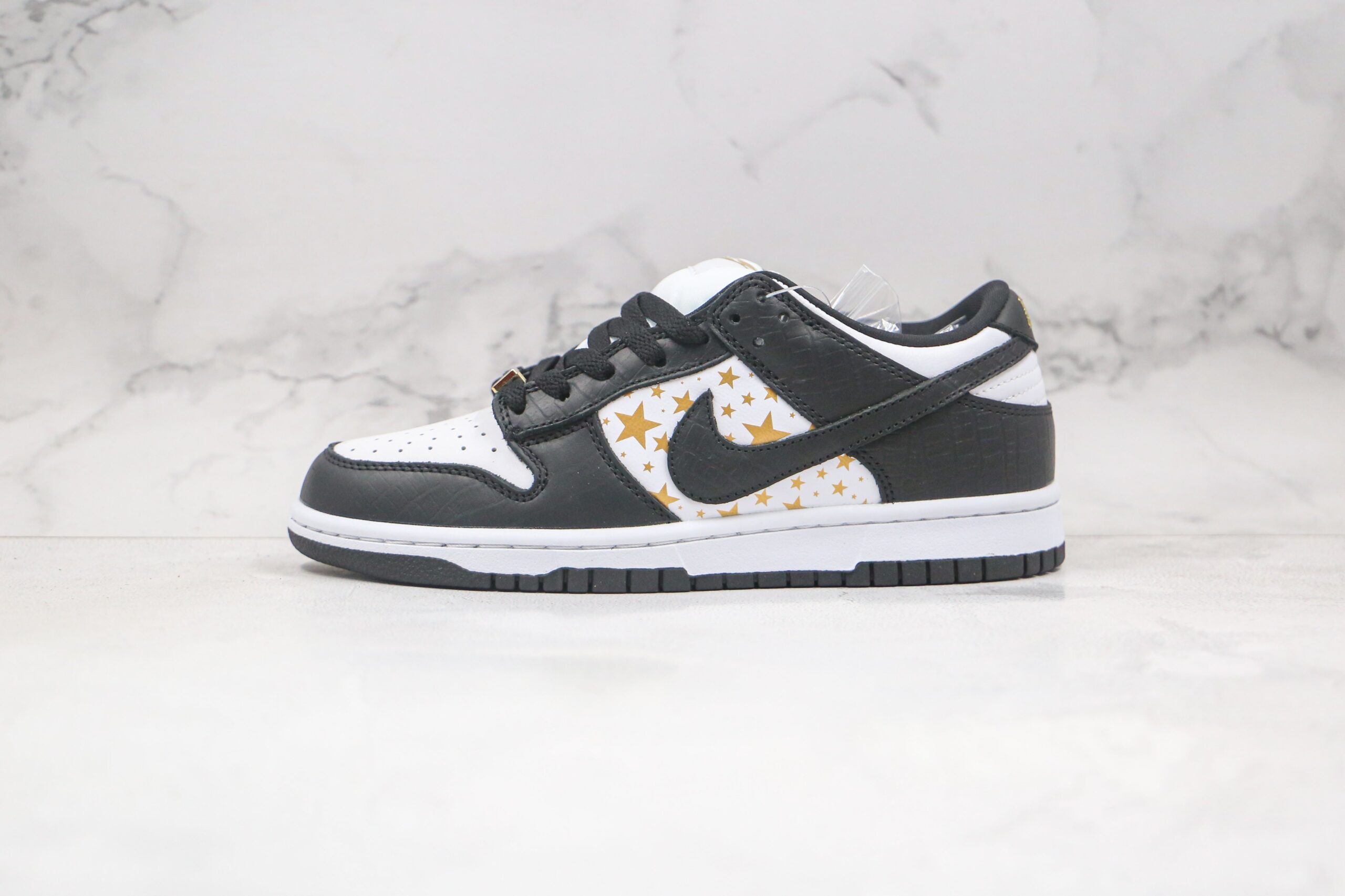 Nike SB Dunk Low Supreme Stars Black - Imagem 2