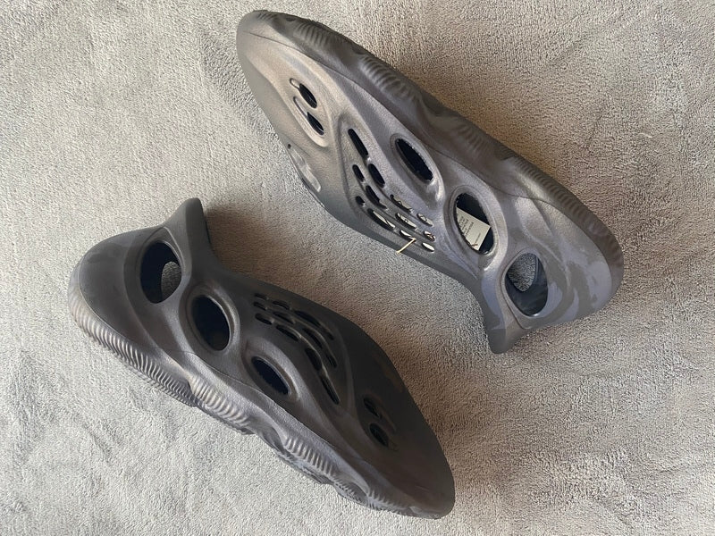 Adidas Yeezy Foam RNNR Mineral Blue - Imagem 4