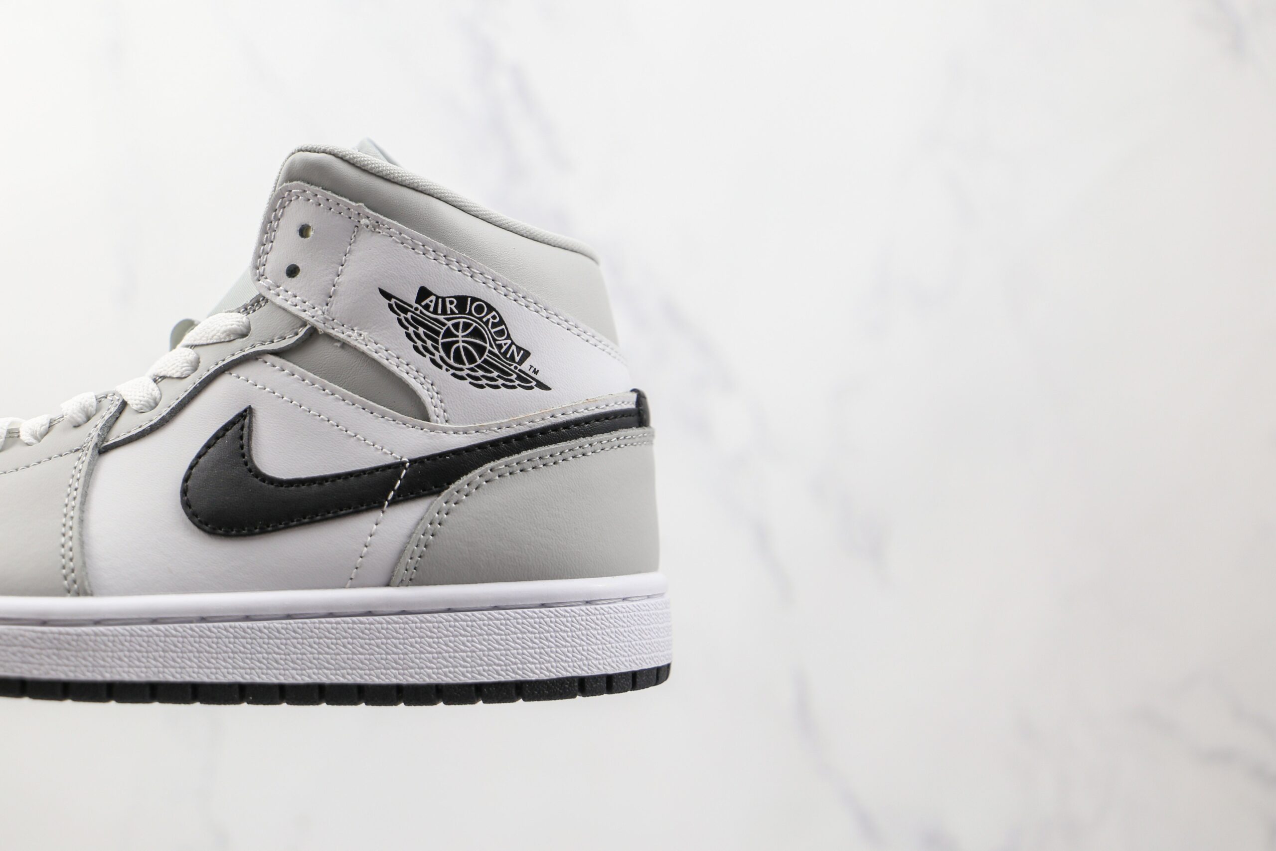 Jordan 1 Mid Light Smoke Grey - Imagem 4