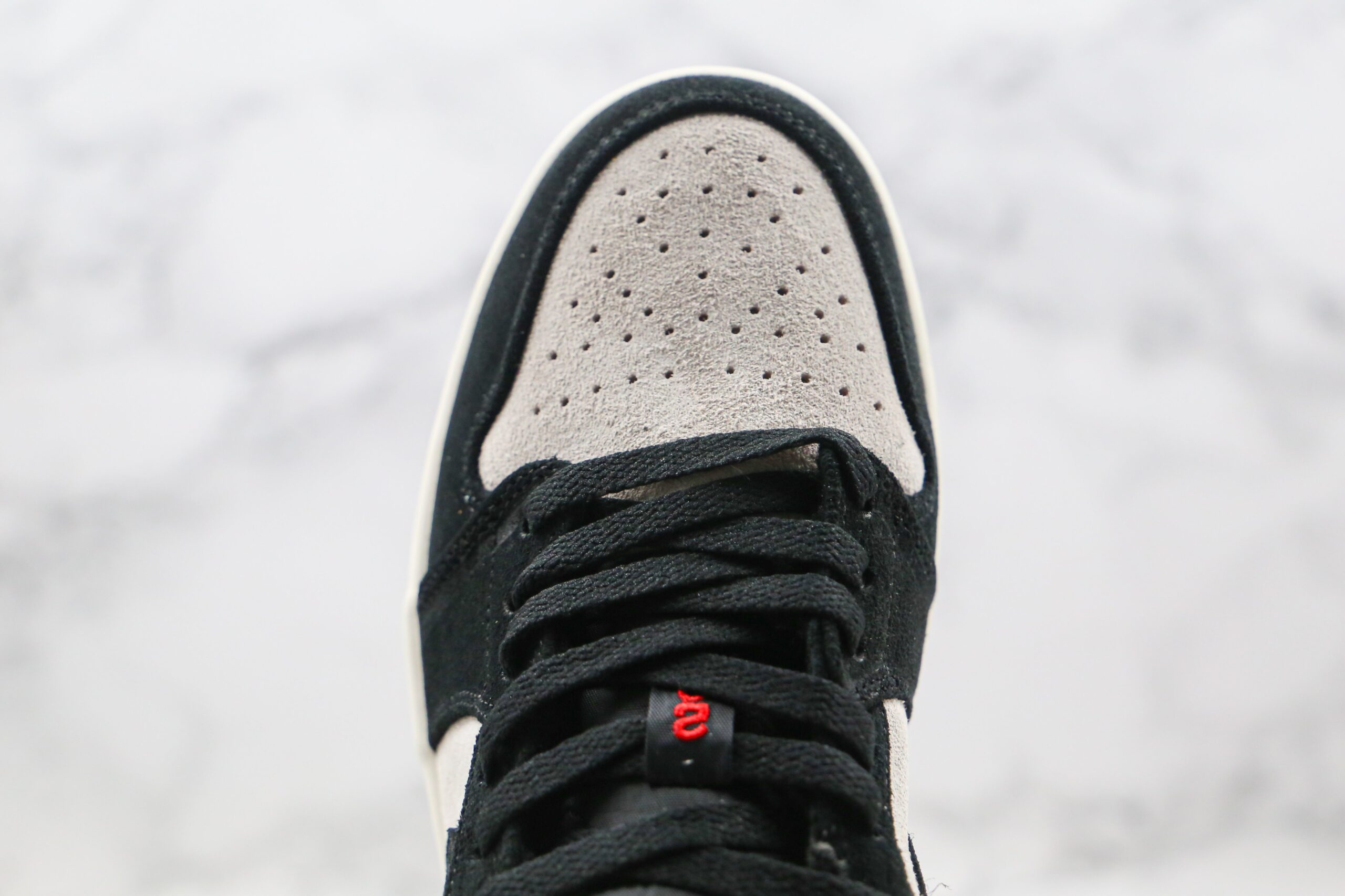 Jordan 1 Low University Gold Black - Imagem 4