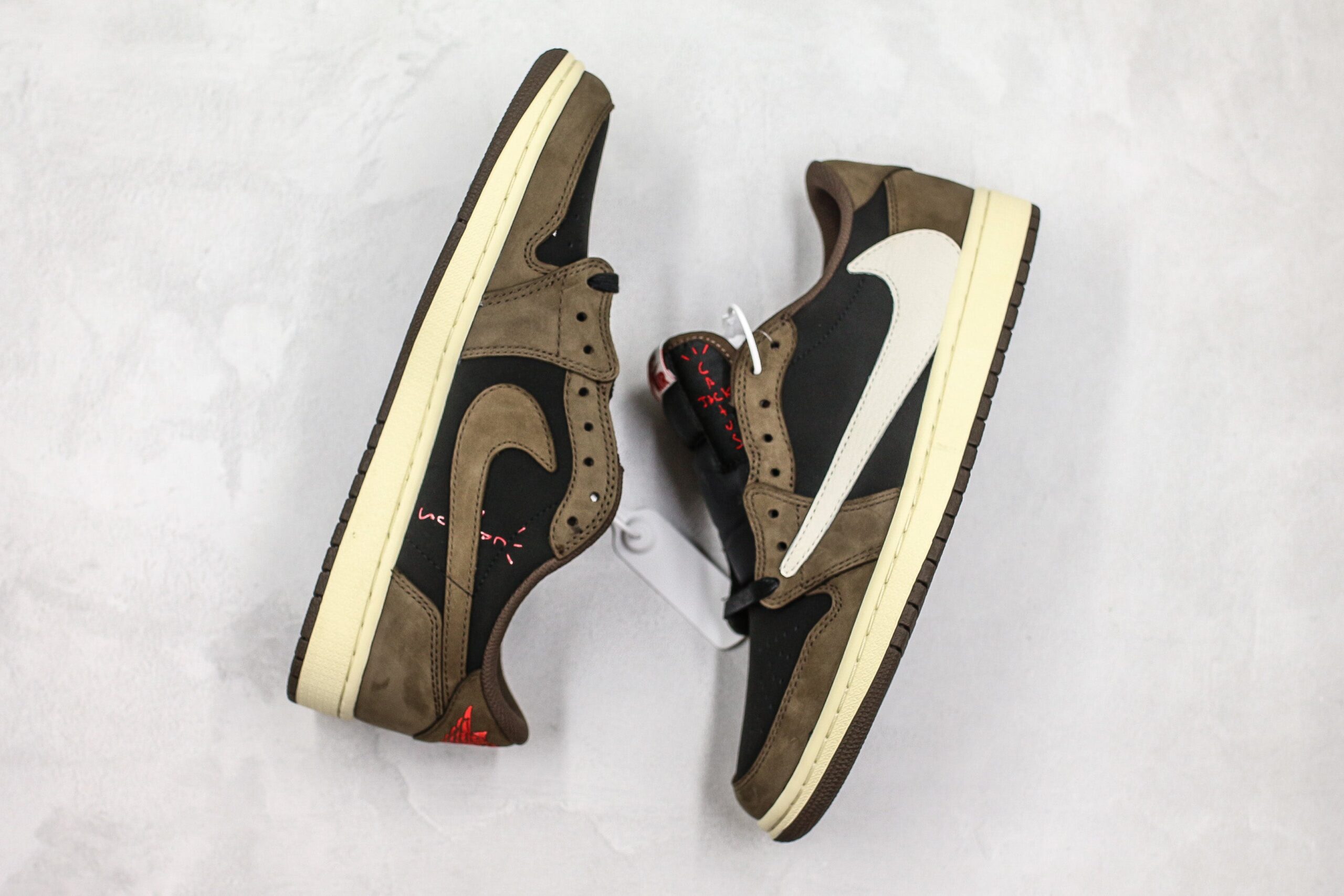 Jordan 1 Retro Low OG SP Travis Scott - Imagem 3