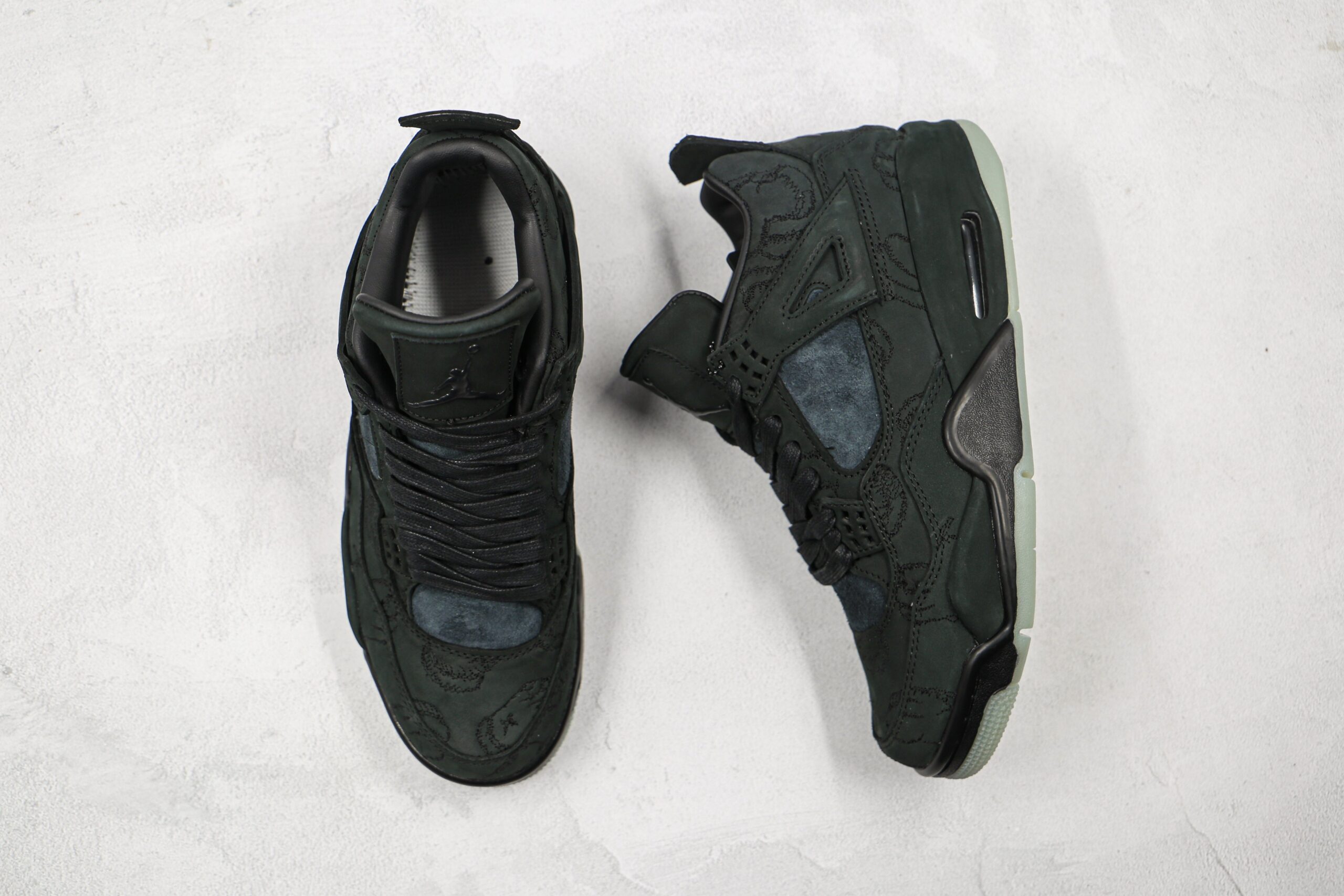 Jordan 4 Retro Kaws Black - Imagem 4