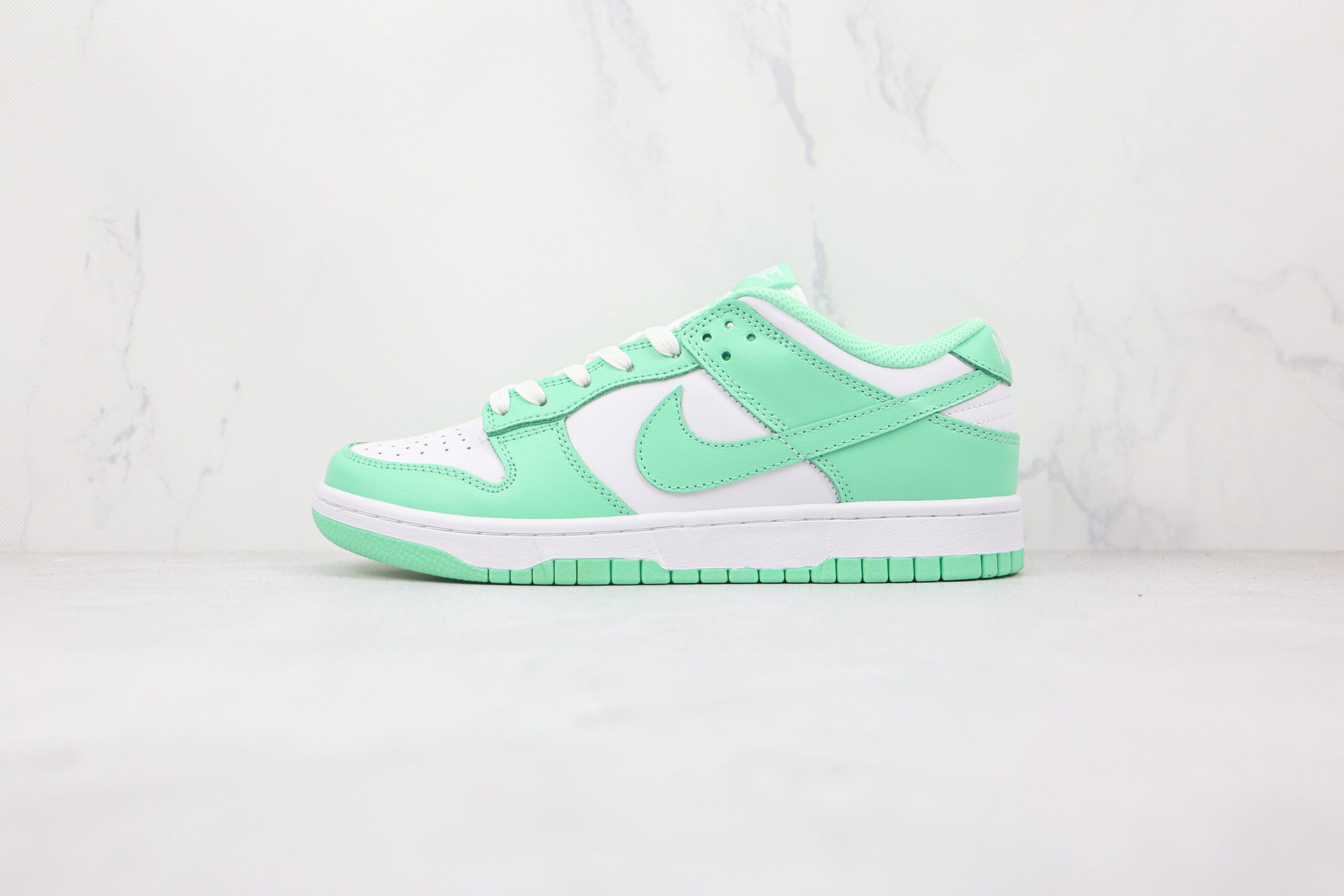 Nike Dunk Low Green Glow - Imagem 2