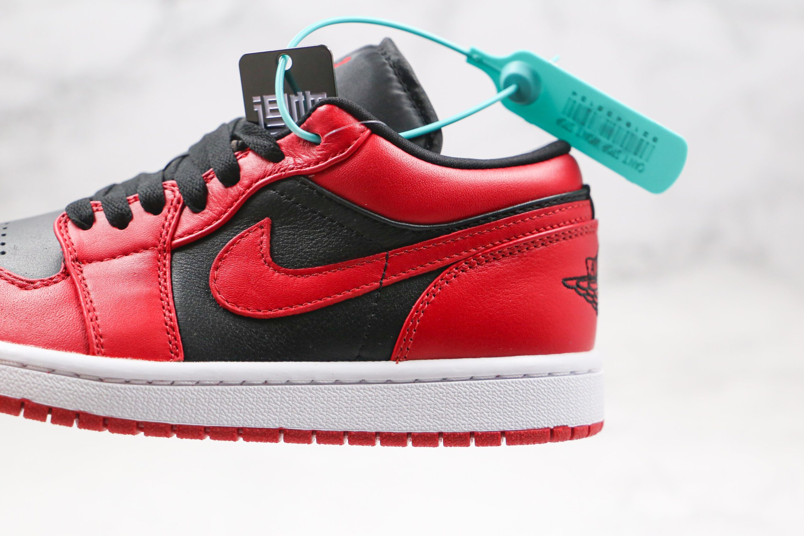Jordan 1 Low Bred Toe Red - Imagem 4