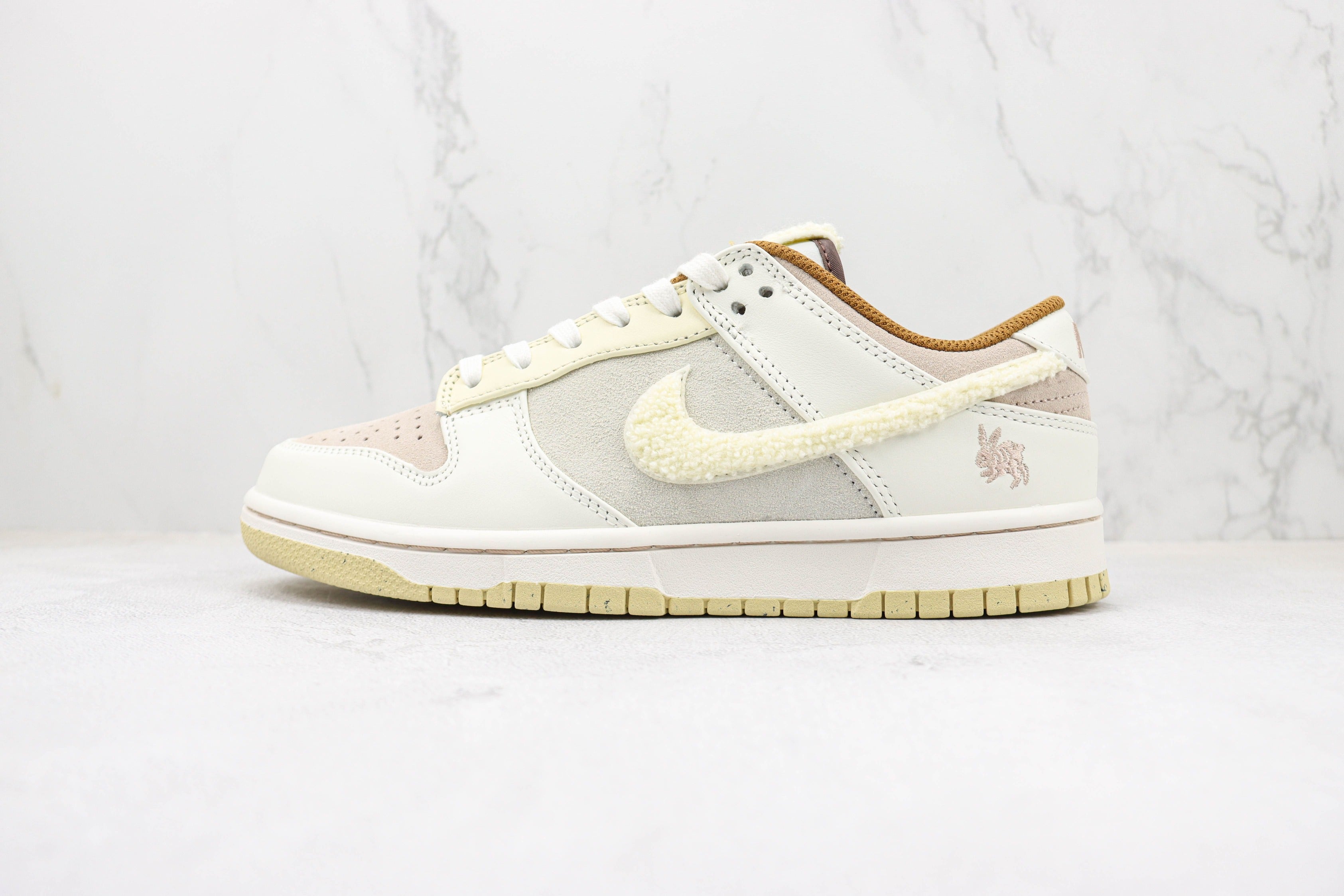 Nike Dunk Low Retro PRM Year of the Rabbit Fossil Stone (2023) - Imagem 2