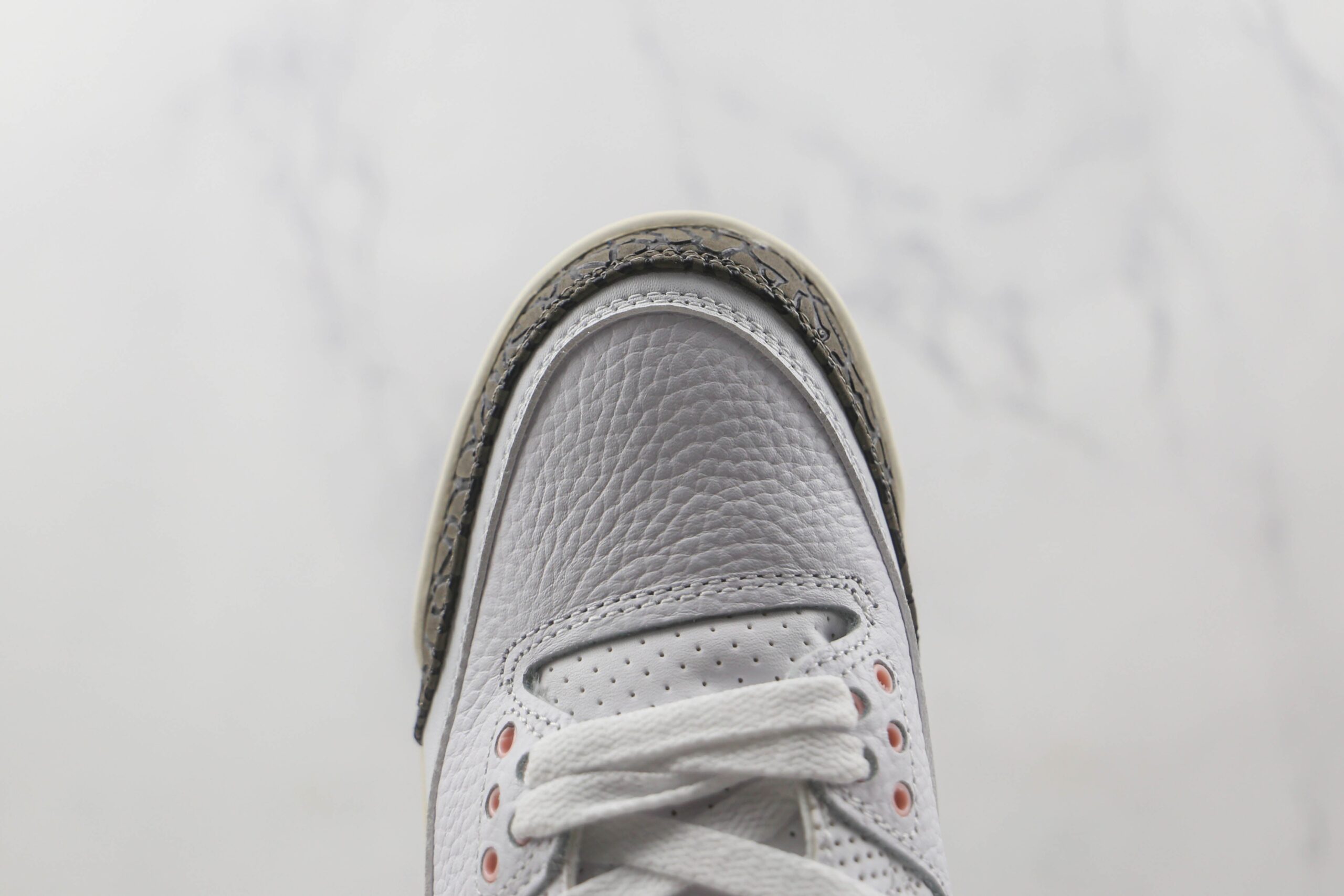 Jordan 3 Retro Neapolitan Dark Mocha - Imagem 3