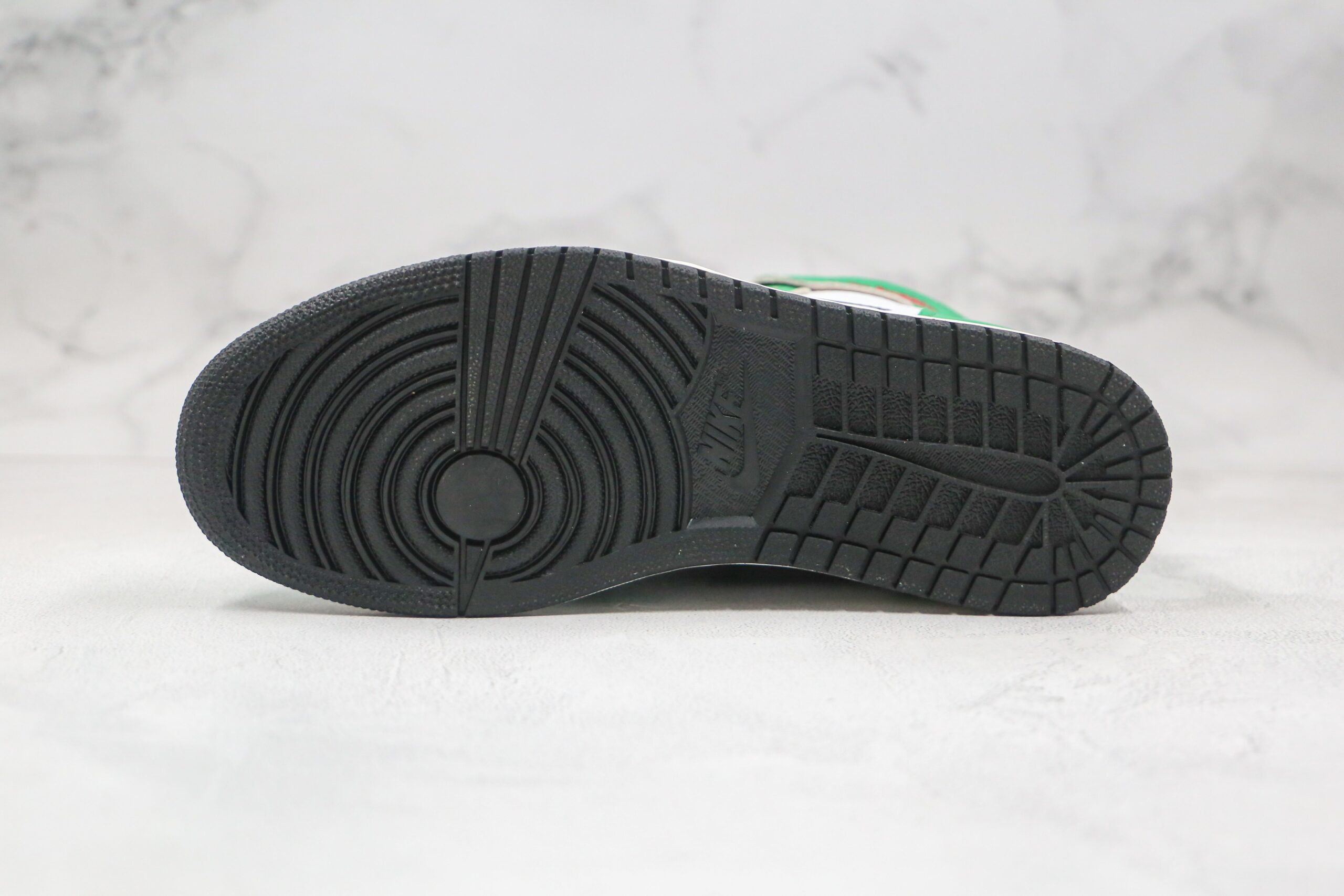 Jordan 1 Retro High Lucky Green - Imagem 5