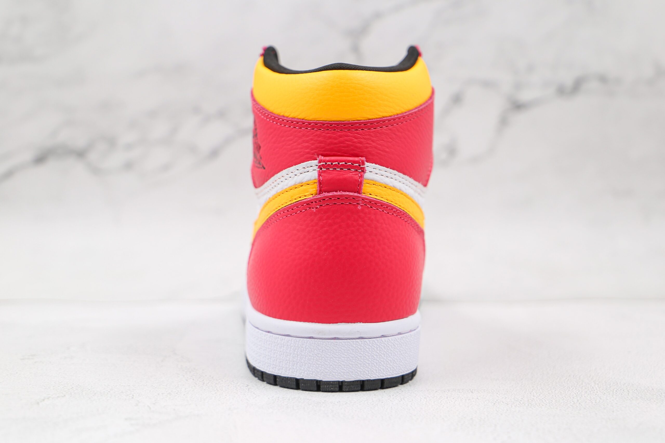 Jordan 1 Retro High OG Light Fusion Red - Imagem 5